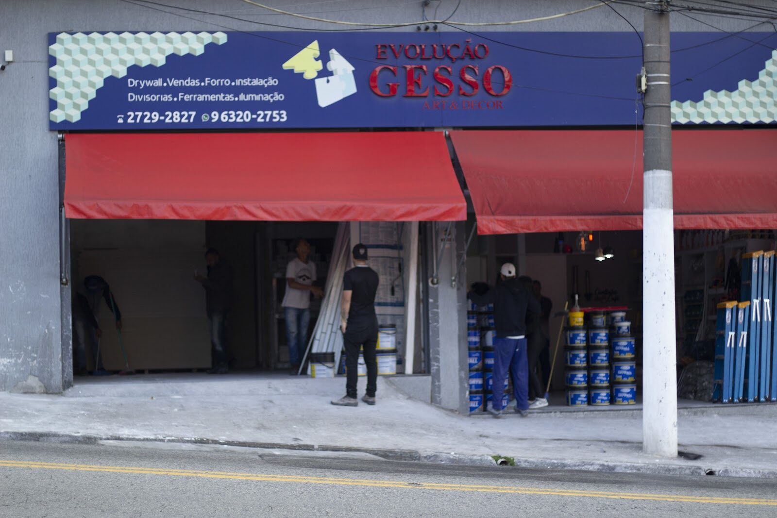 Fachada da loja da Evolução Gesso em São Paulo